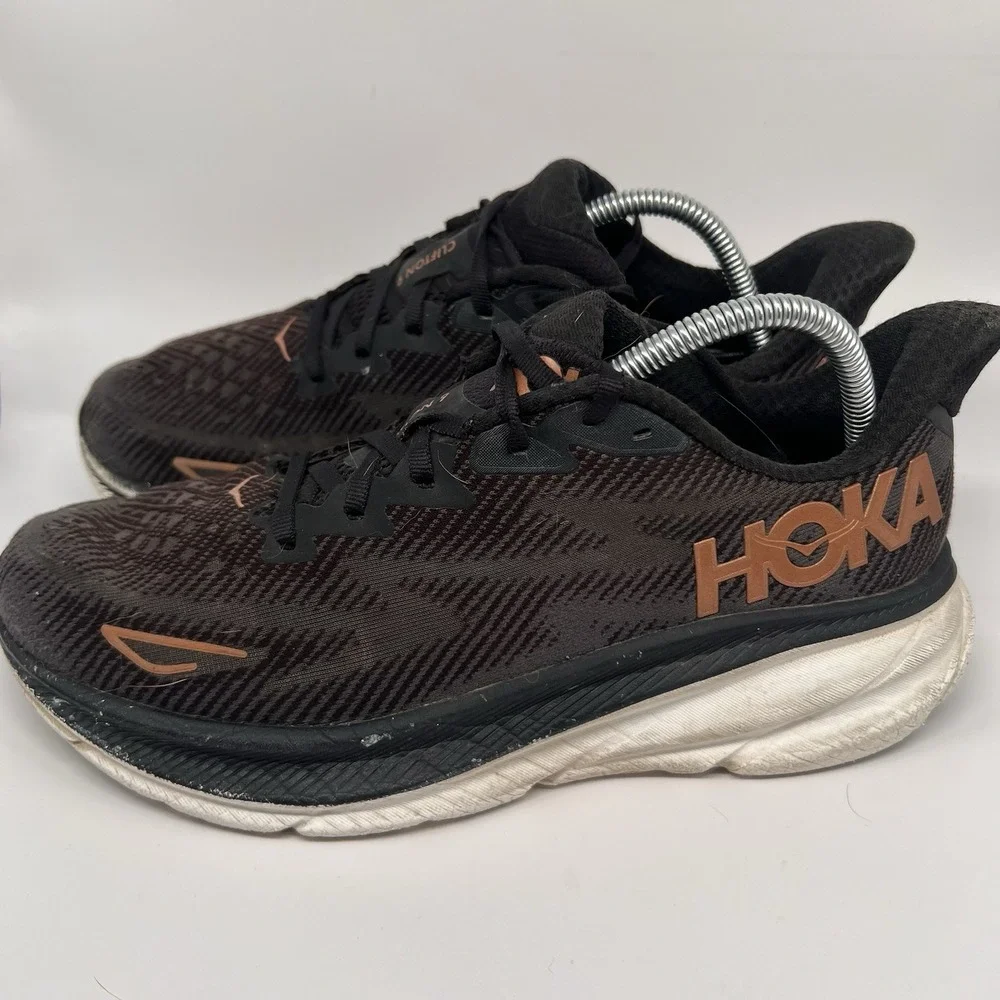 HOKA One One Clifton 9 Black Gold 9.5 B Womens Lace Up Running Shoes Sneakers
